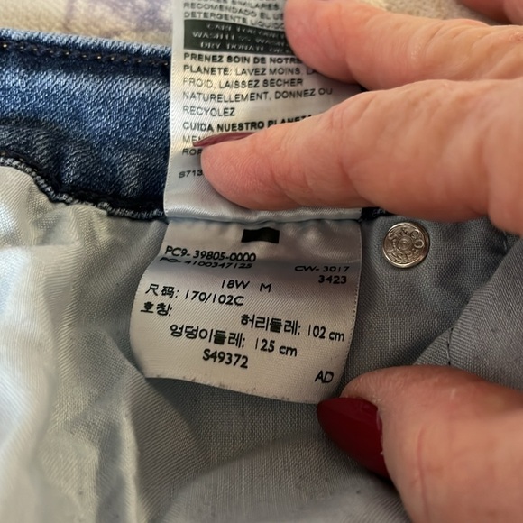 Levi’s signature midrise, slim cuffed women’s size 18 jeans - Picture 6 of 7